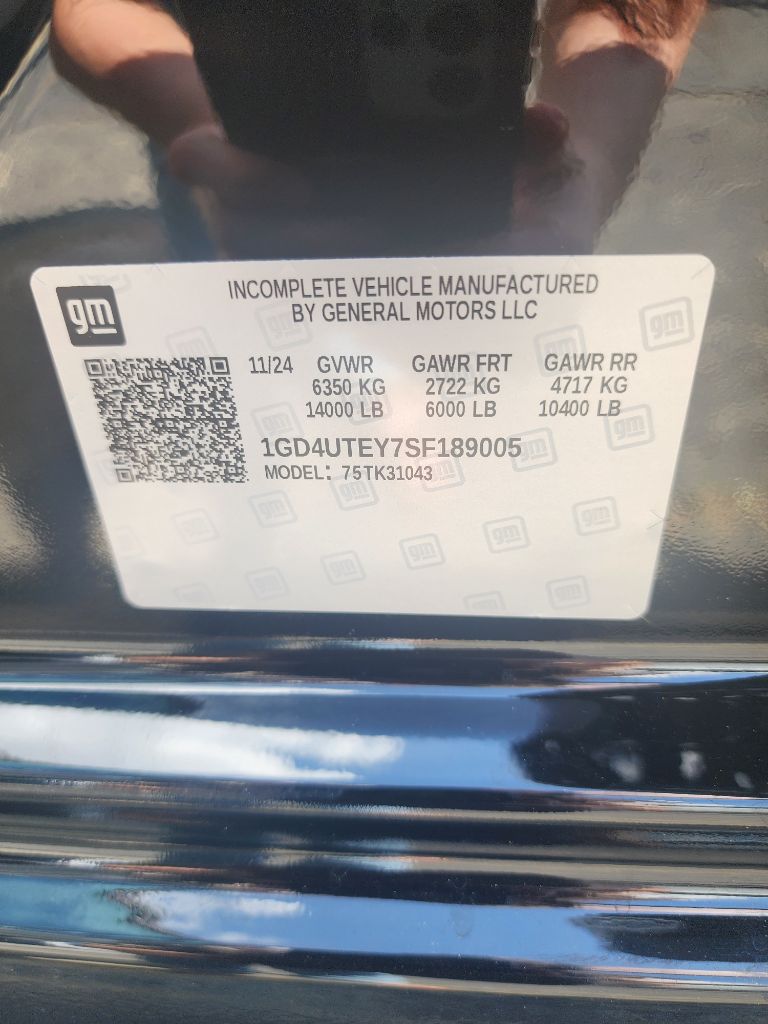 2025 GMC Sierra 3500 Chassis Cab SLE - Photo 16